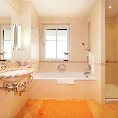 Kaiservillen - Mit 1 Schlafzimmer Und Balkon C24 Apartment